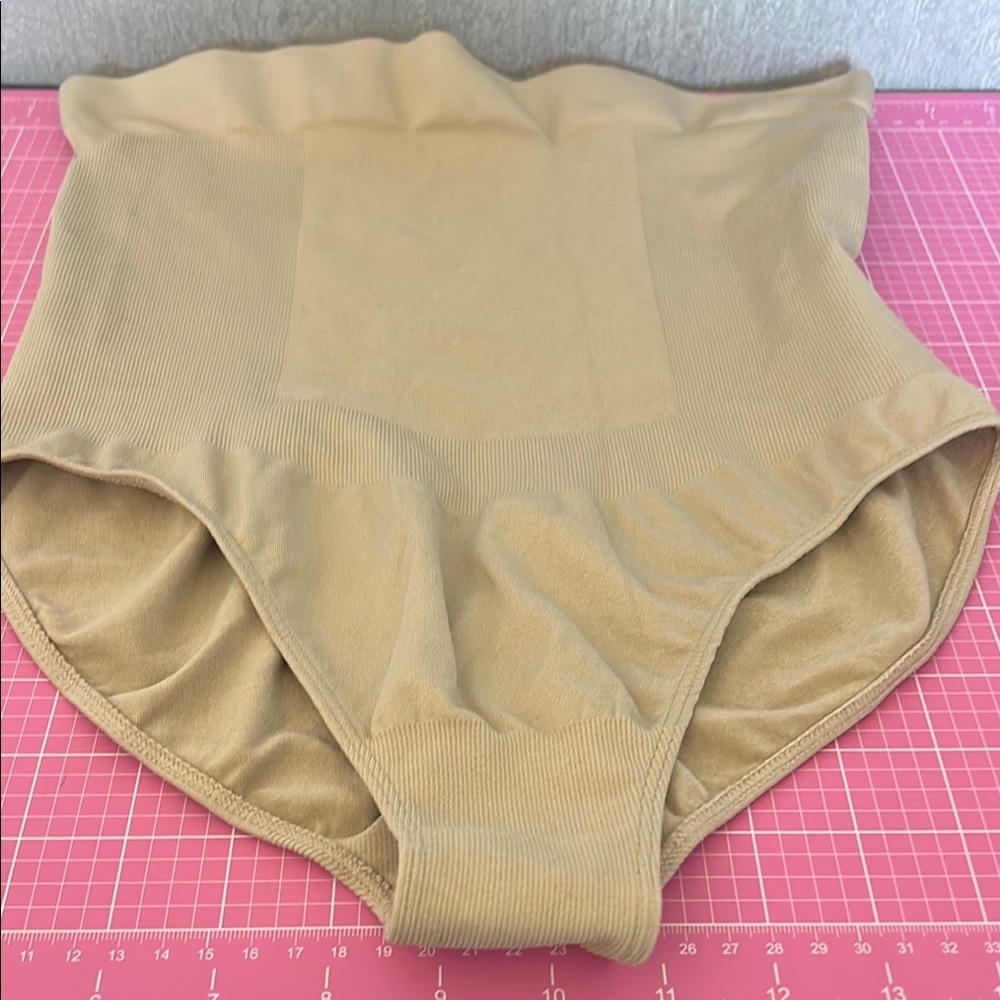 Tan High-Waisted Shapewear with Seamless Waistband Size 3XL